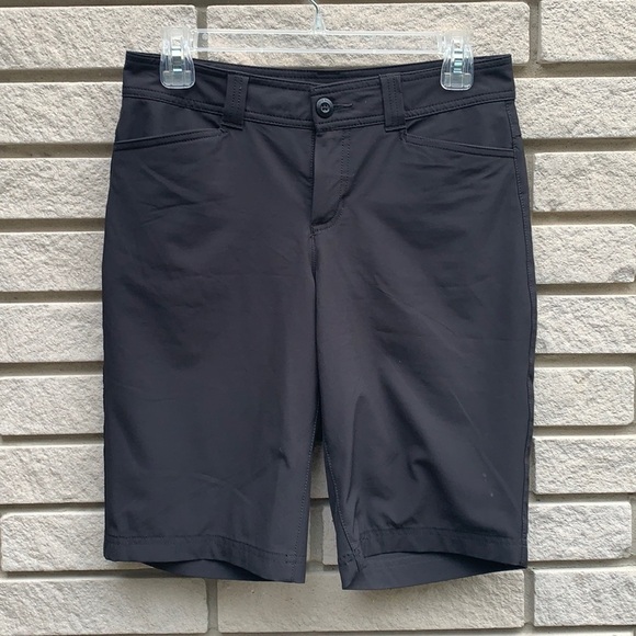 Eddie Bauer Black Performance Material Hiking/Bermuda Shorts Size 2 - Picture 1 of 8